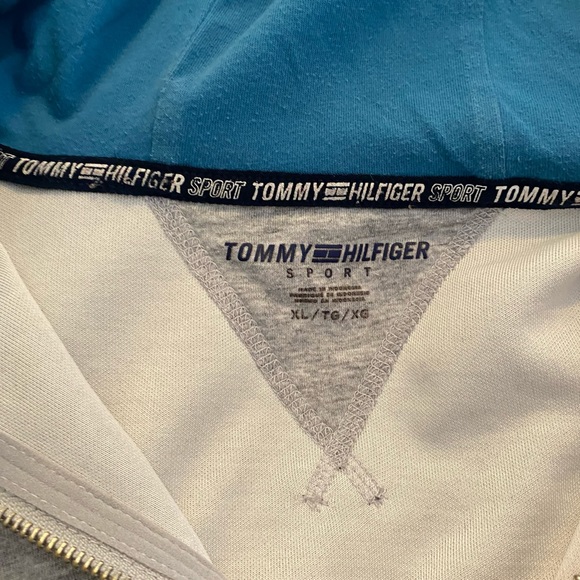 Tommy Hilfiger Sweater - Picture 1 of 3